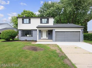 40866 Rinaldi Dr, Sterling Heights, MI 48313