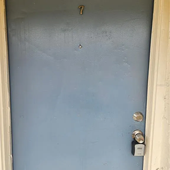3920 E Jean St #7 — Photo 1