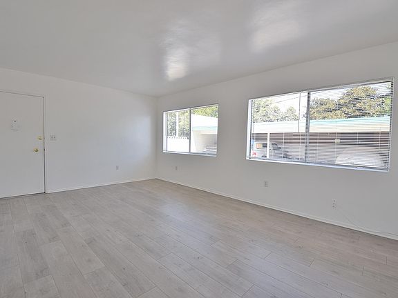 3rd image of 2683 34th St APT 6