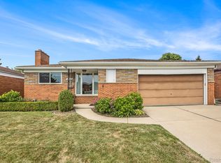 27565 Cosgrove Dr, Warren, MI 48092