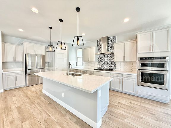 4th image of 262 E Lantana Dr