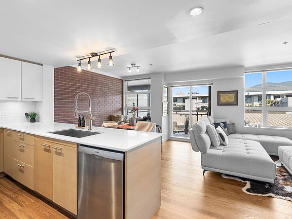 3rd image of 95 Moody St #516