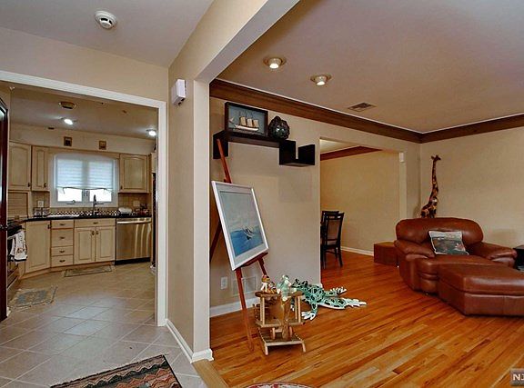 3rd image of 38-27 Fair Lawn Ave #1X