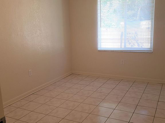5th image of 137 Highland Ave