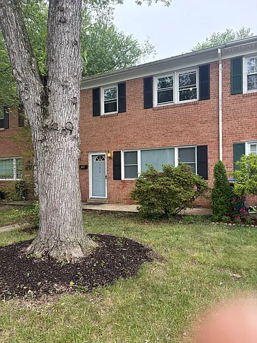 120 Charles Pl Photo 1