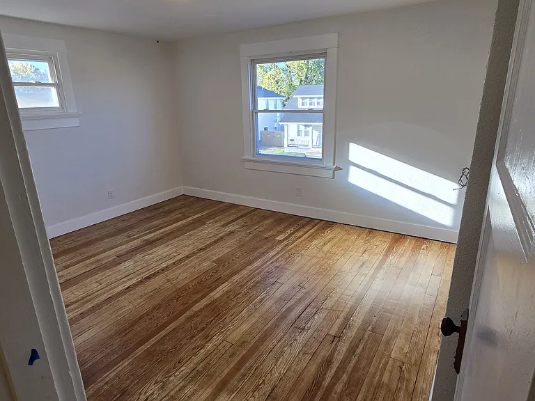 44 Waverly Ave — Photo 18