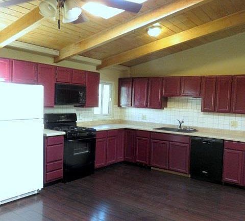 3rd image of 1122 Prospect Ave