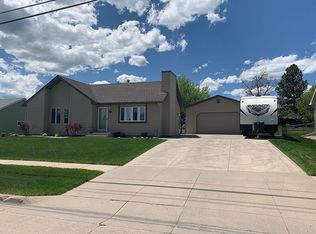 3813 Parkview Dr, Rapid City, SD 57701