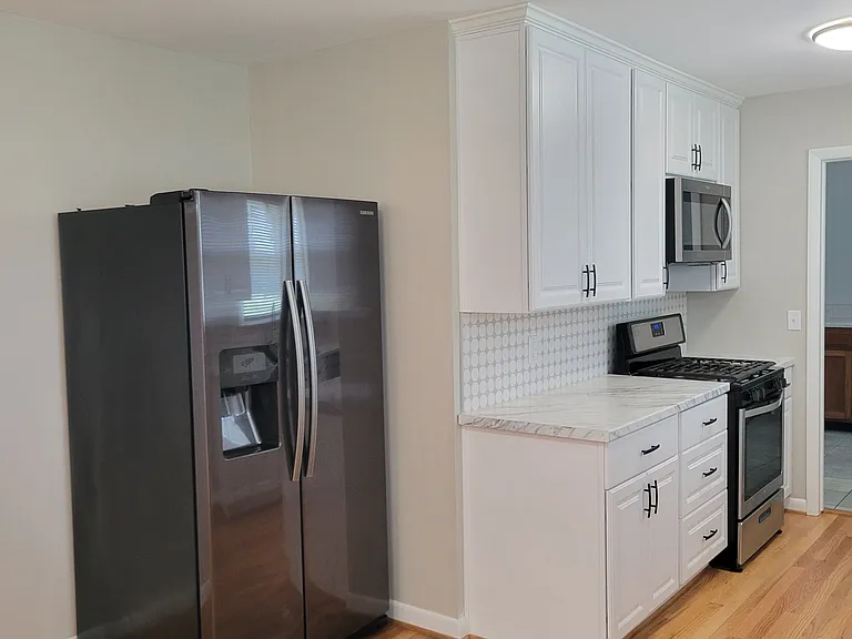 3128 Woodlawn Ave — Photo 2