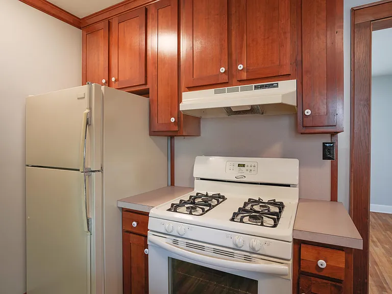 815 E Chestnut St — Photo 22