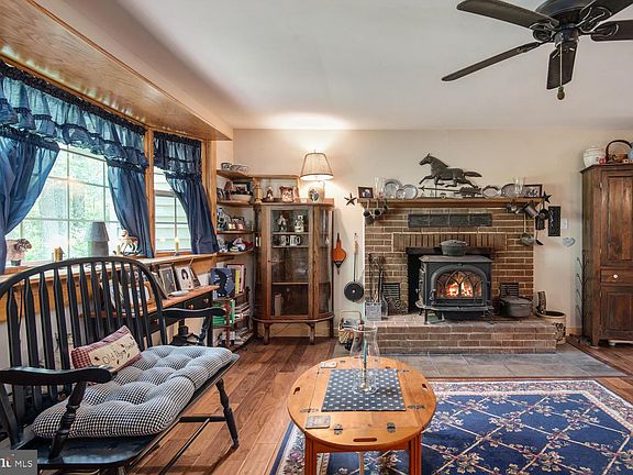 3rd image of 10020 Cherokee Ln