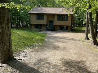 1013 Apollo Dr, Gouldsboro, PA 18424