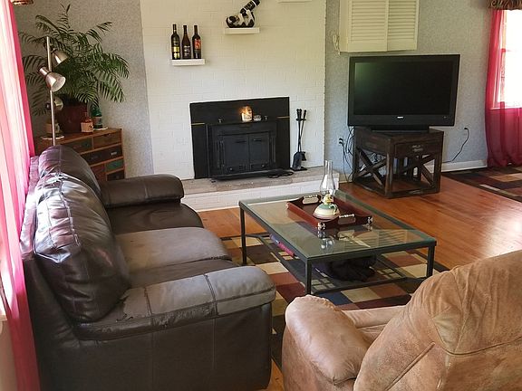 5th image of 21 Leawood Ave