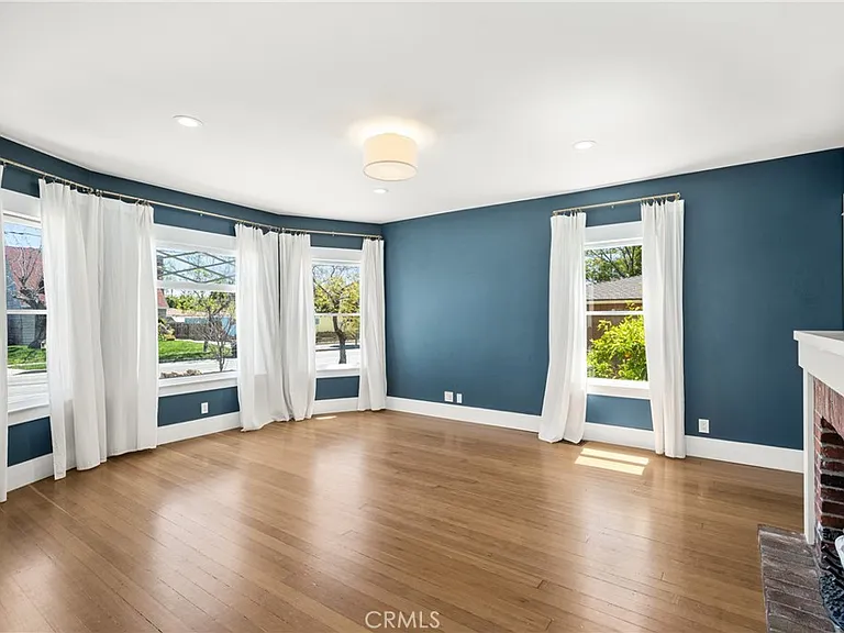 390 N Cambridge St — Photo 6