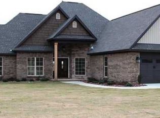 561 Ashton Oak Dr, Prattville, AL 36066