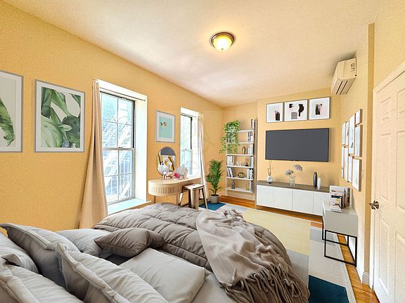 2nd image of 392 Tompkins Ave APT 3