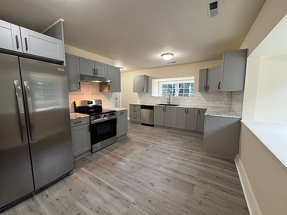 2nd image of 5 Meadow St Suite 201