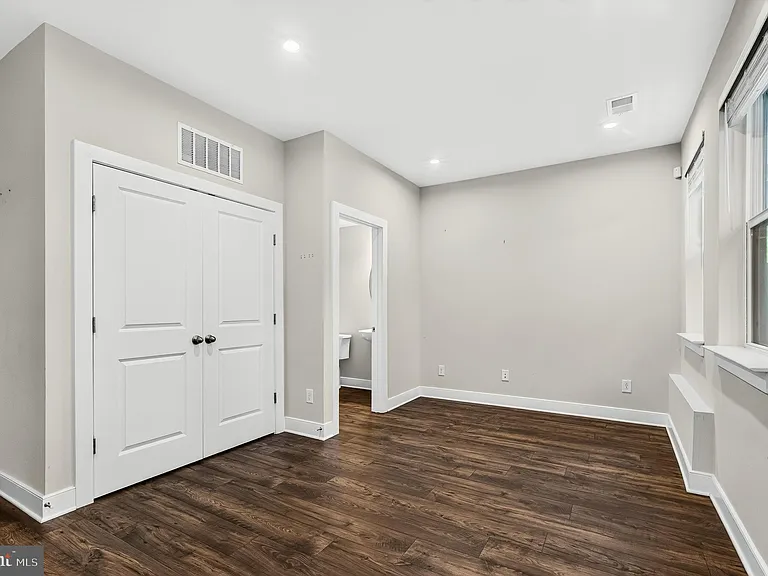 1013 S Taylor Ct — Photo 3