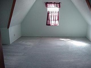 5th image of 2785 Oak St