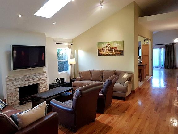 3rd image of 3465 Ashwood Ave
