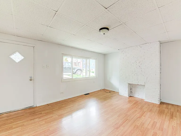 474 Edith St — Photo 1
