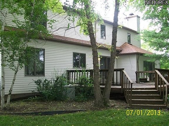 3rd image of 18329 Saratoga Trl