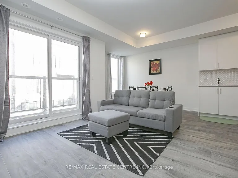 3556 Colonial Dr #4 — Photo 9