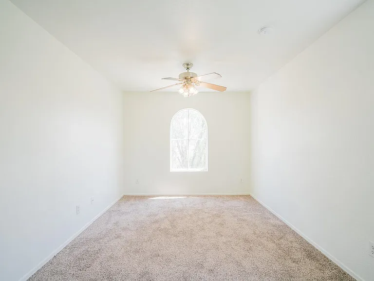 9016 W Preston Ln — Photo 13