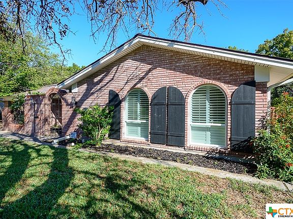 3rd image of 1118 Shine Ln