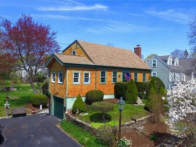 71 Proctor Ave, East Greenwich, RI, 02818