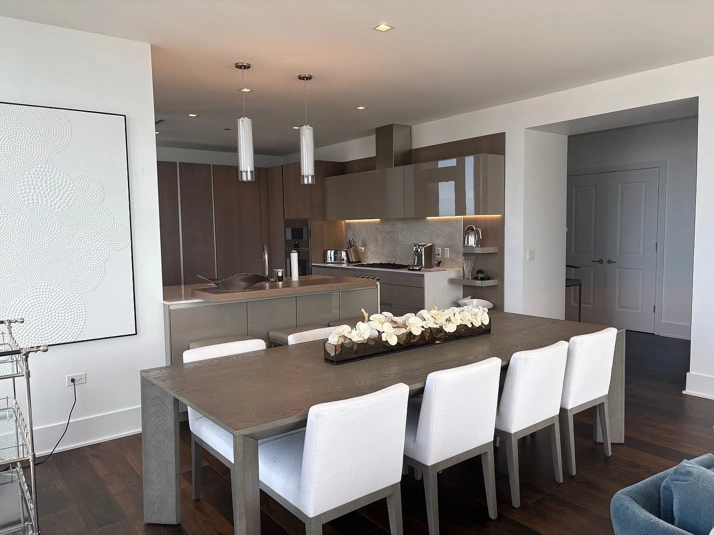 3 bed, 2135 sqft, $13,000 — Photo 2