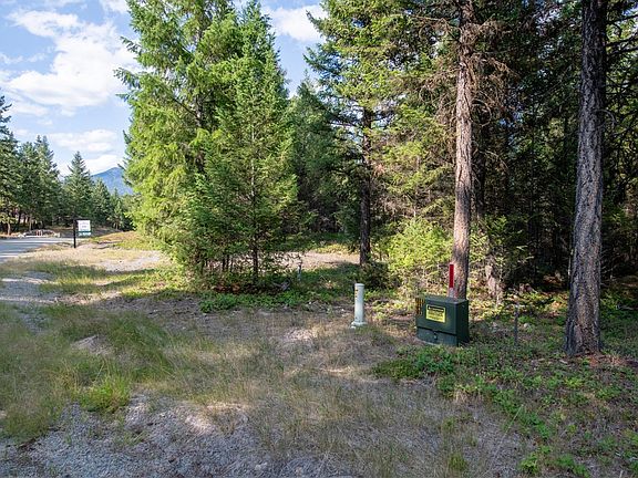 3rd image of 18 Evergreen Dr