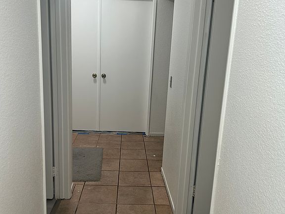 4th image of 1064 Aspen Ln