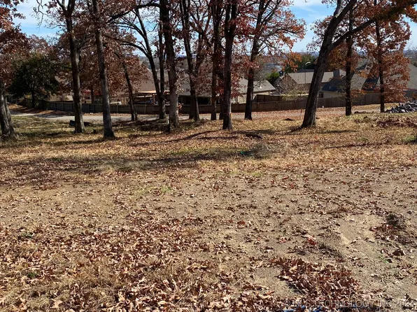 685 Woodlands Dr, Tahlequah, OK 74464