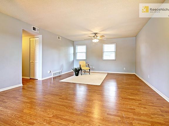 5th image of 6218 Robinson St APT 4