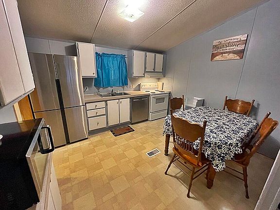 3rd image of 31194 Seneca Trl