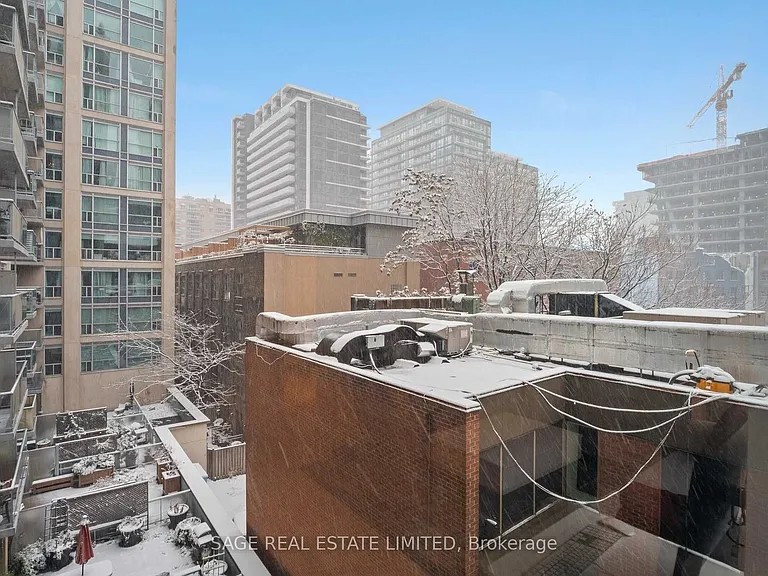 230 King St E #504 — Photo 18