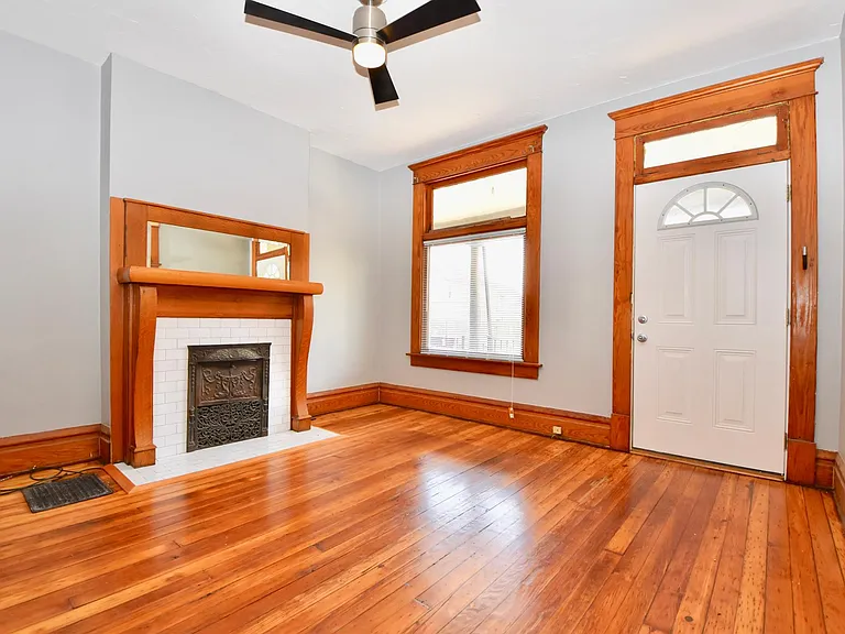 532 Elsmere St — Photo 7