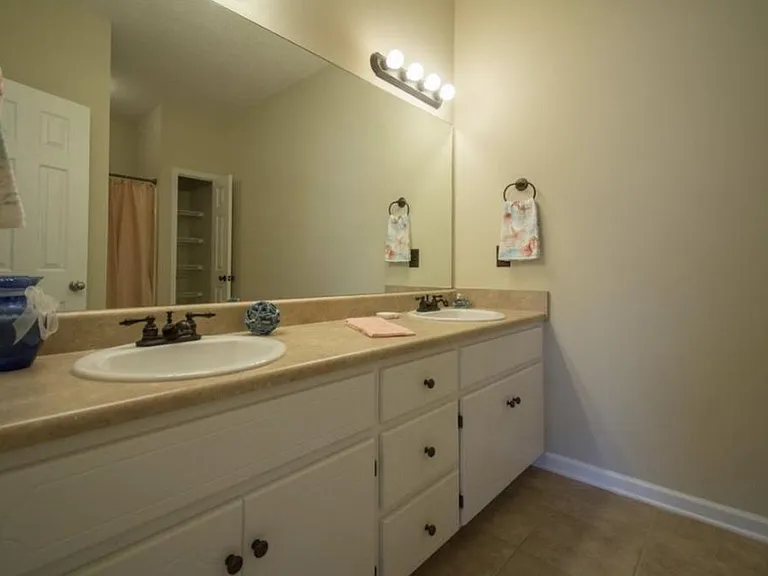 210 Wakefield Way — Photo 15