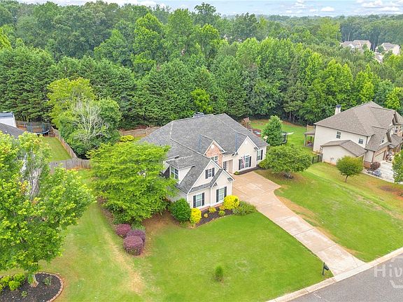 4th image of 752 Jefferson Boulevard
