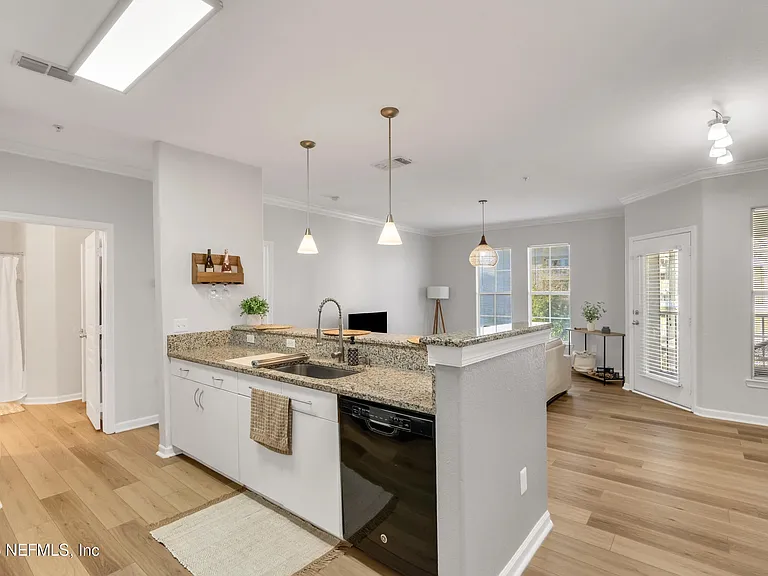 8290 Gate Pkwy W #918 — Photo 10