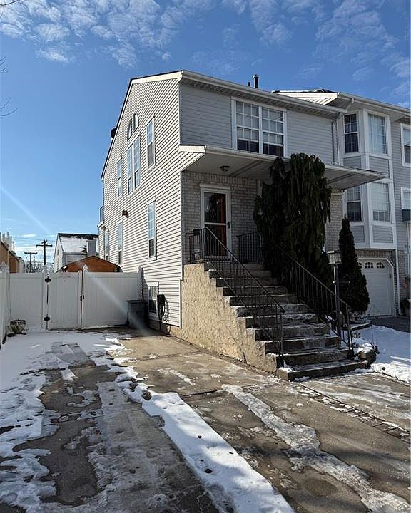 1st image of 8 Villa Nova St