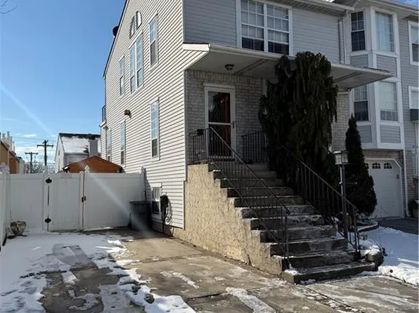 8 Villa Nova St, Staten Island, NY 10314
