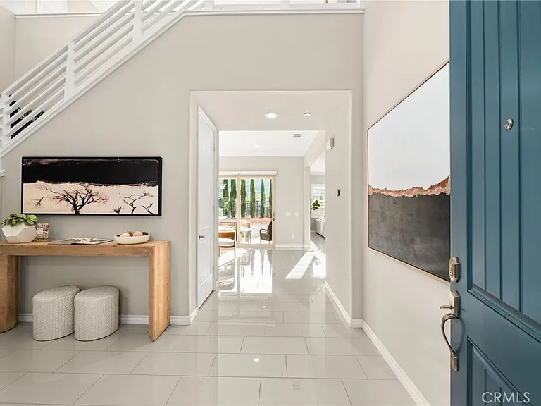 2413 Sierra Bella Dr — Photo 4