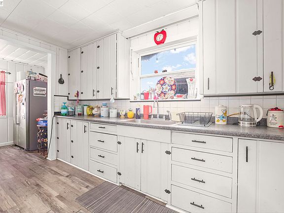 4th image of 20 Kessler Ln