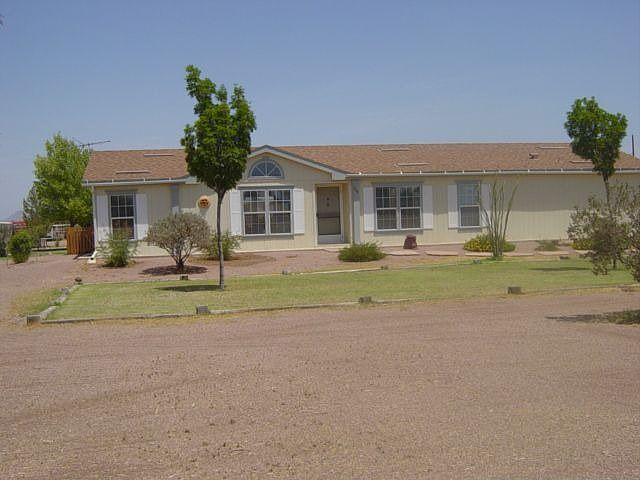 Lovely 5 bedroom Manuf. Home on 2 acres
