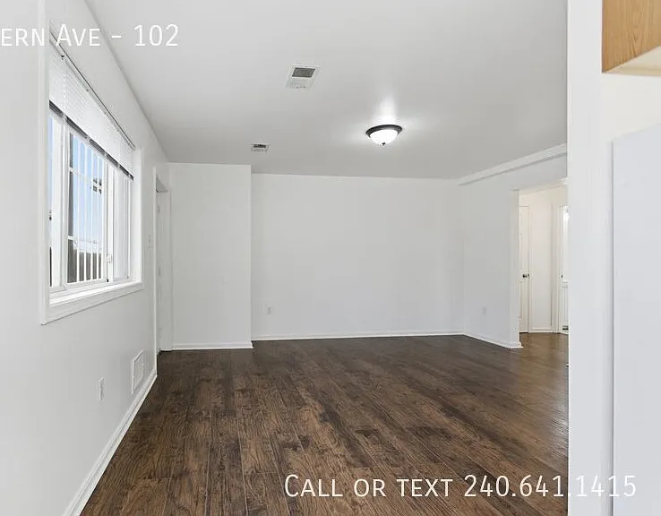 506 Eastern Ave NE #102 — Photo 3