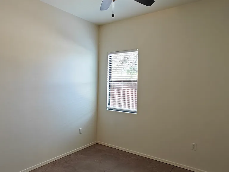 348 E Adams St #2 — Photo 10