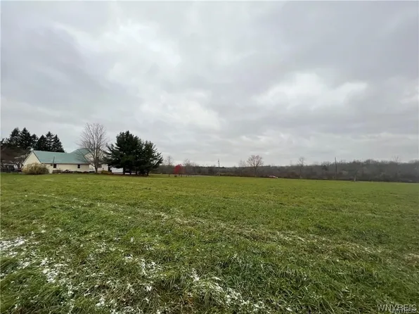 Day Rd, Lockport, NY 14094
