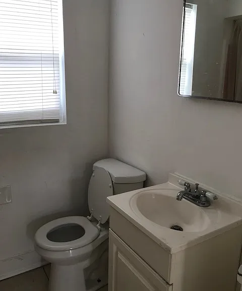 927 N 18th Ct #10 — Photo 6